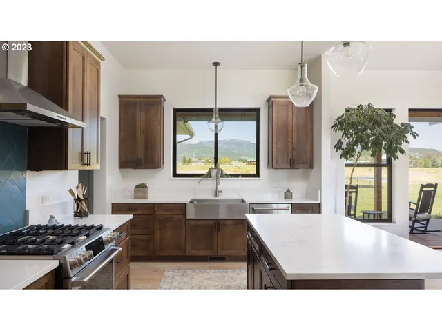 $925,000 | 18282 Northwest Hilltop Place, Banks, OR 97106