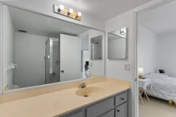 $2,750 | 3100 Northeast 49th Street, Unit 1008, Fort Lauderdale, FL 33308