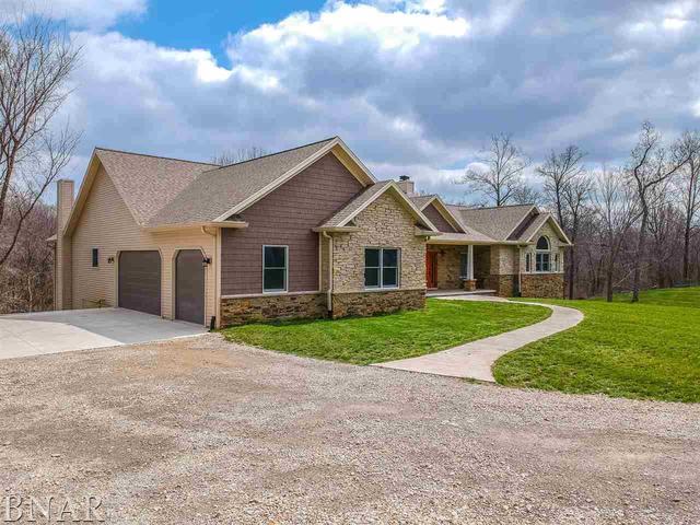 6286 Park Road Clinton, IL 61727 - Photo 31 of 45 a view of a yard in front of house