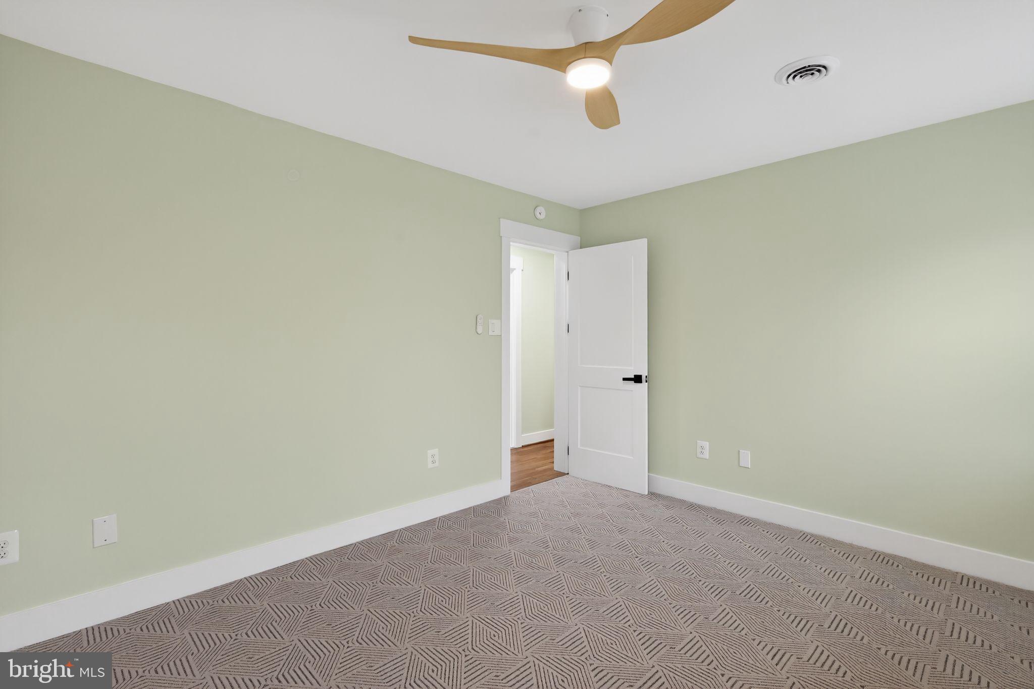 1943 South Lowell Street Arlington, VA 22204 - Photo 14 of 29 a view of an empty room