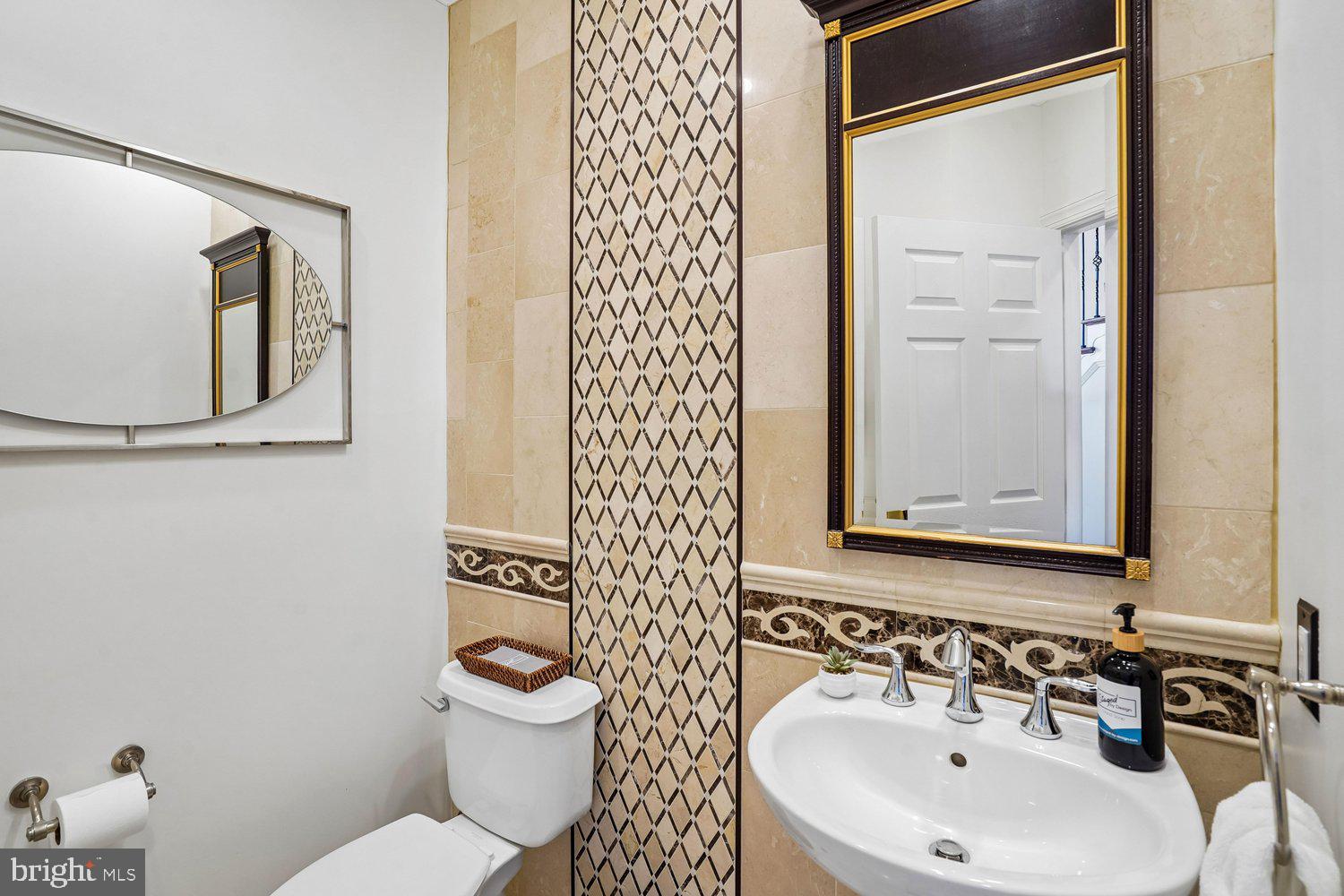1703 Raleigh Hill Road Vienna, VA 22182 - Photo 25 of 69 Powder Room