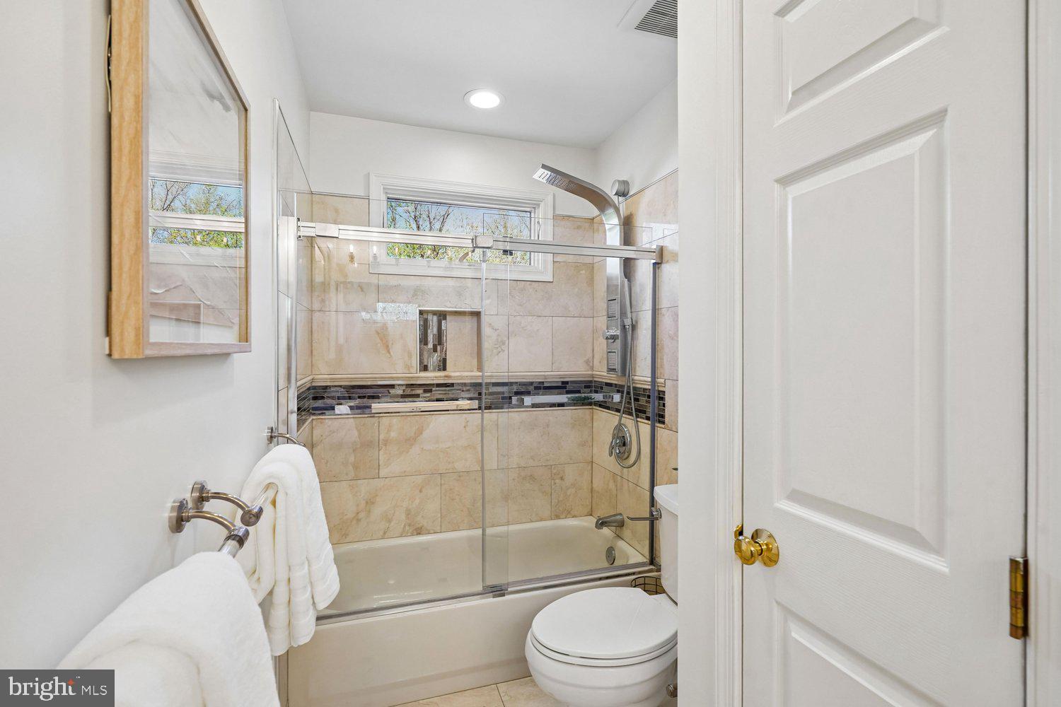 1703 Raleigh Hill Road Vienna, VA 22182 - Photo 35 of 69 Jack & Jill Bath