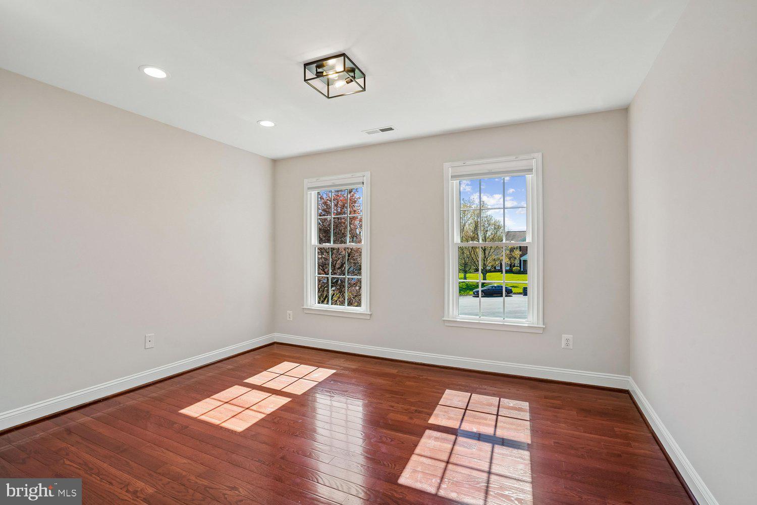 1703 Raleigh Hill Road Vienna, VA 22182 - Photo 37 of 69 Bedroom 3