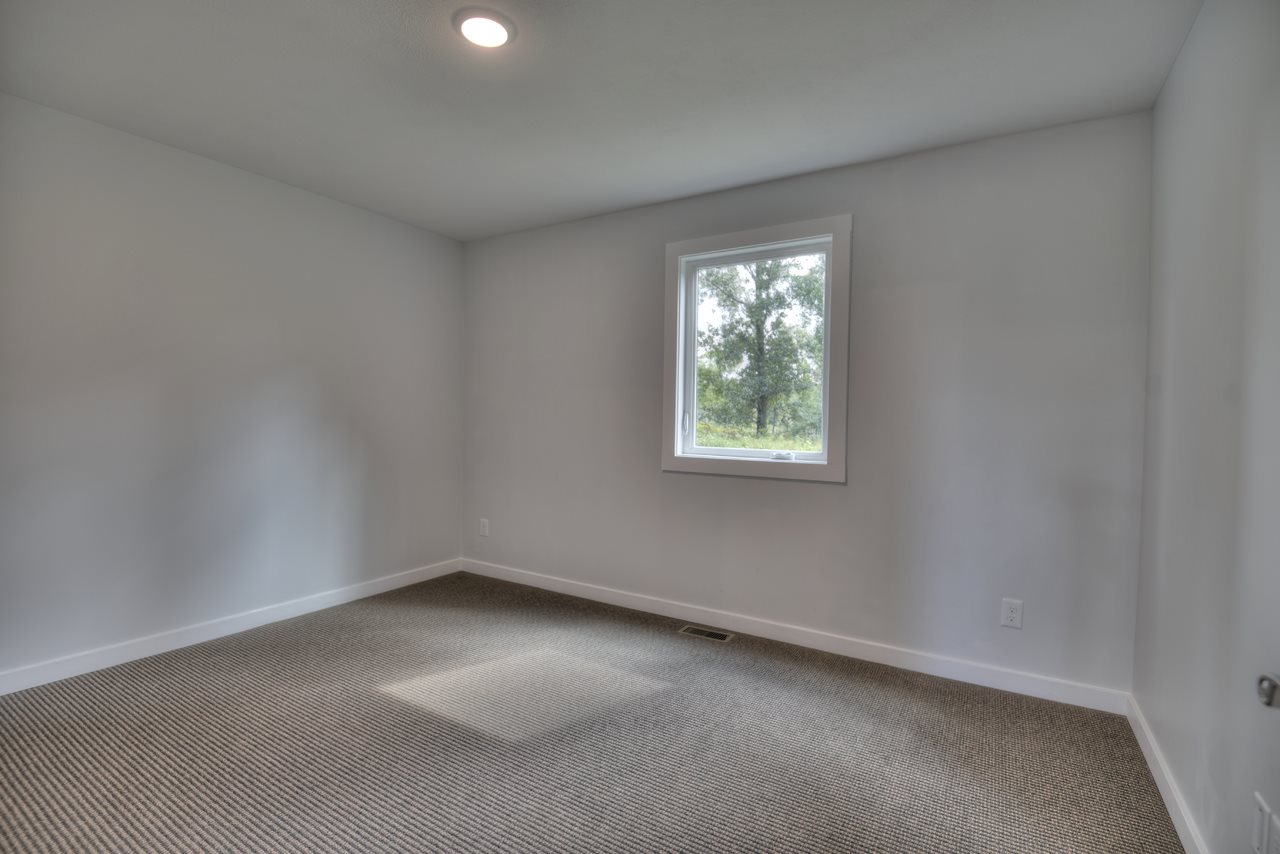 1892 Vanderlip Road Traverse City, MI 49686 - Photo 9 of 28 1852379-8.JPG