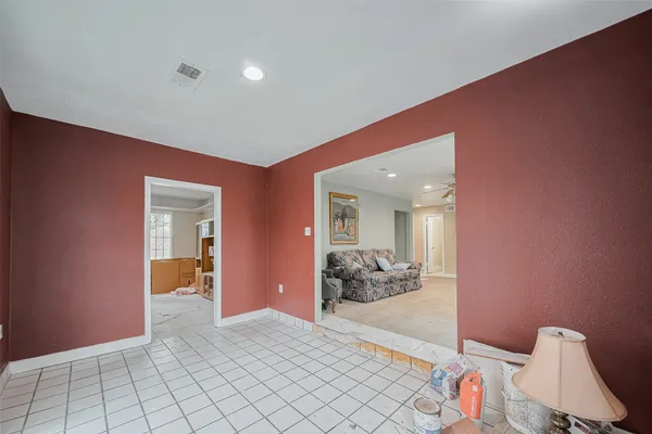 a view of livingroom with furniture