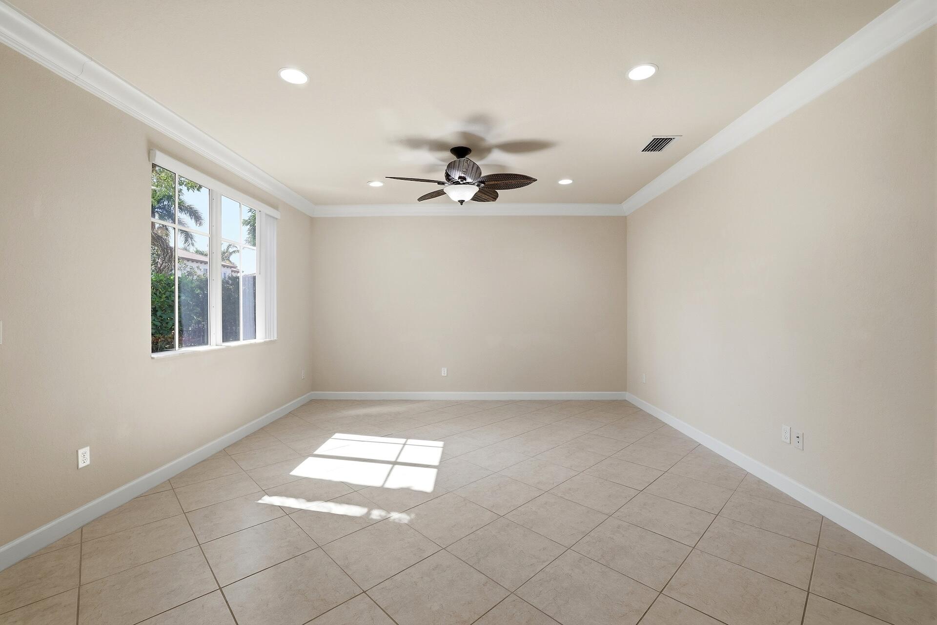 148 Northwest Emerson Place Boca Raton, FL 33432 - Photo 4 of 44 Living Room