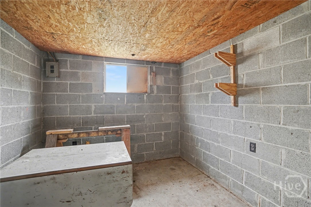 315 East 65th Street Savannah, GA 31405 - Photo 22 of 23 studio/shed