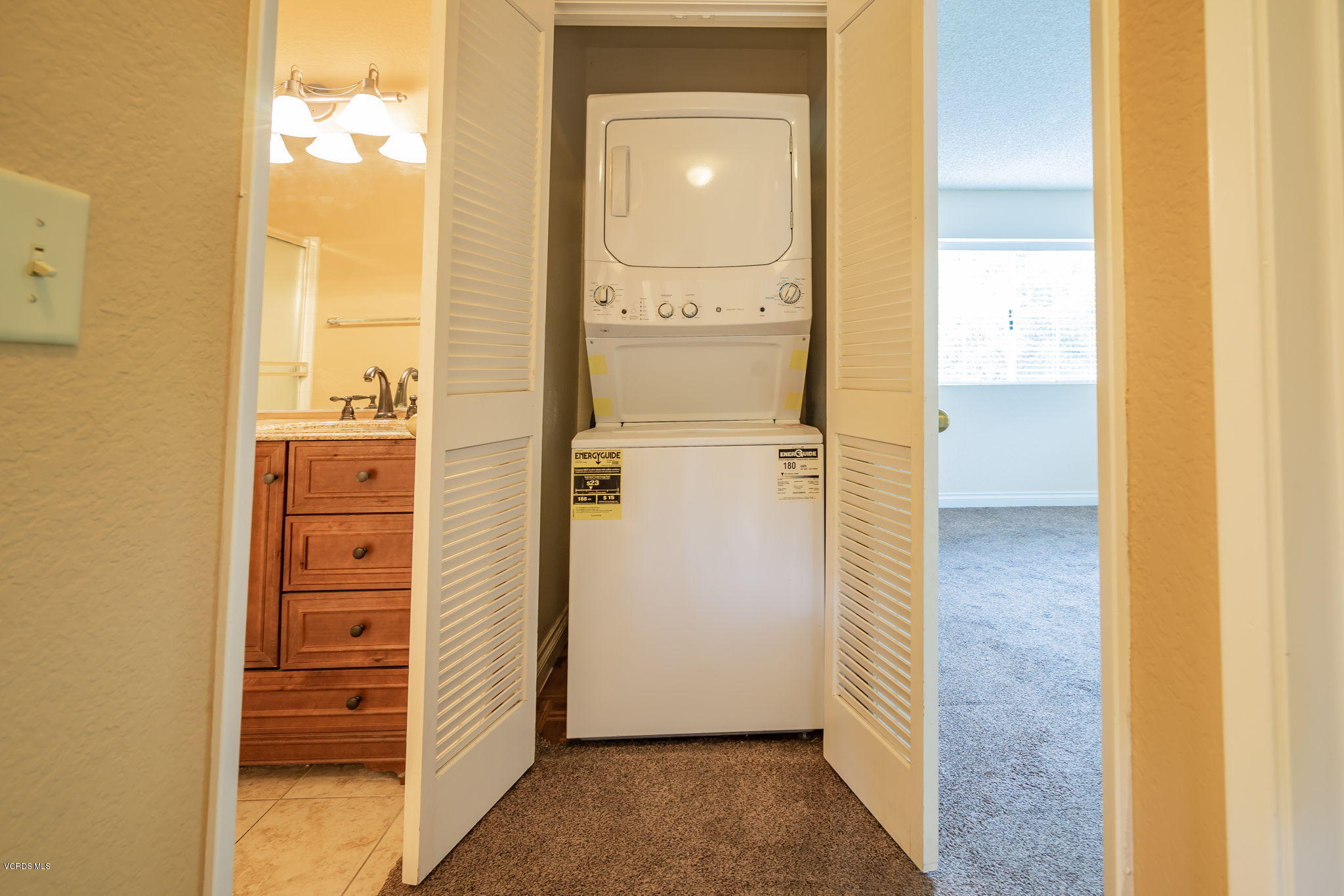1067 Waltham Road, Unit D Simi Valley, CA 93065 - Photo 22 of 31 a view of a bathroom with a shower