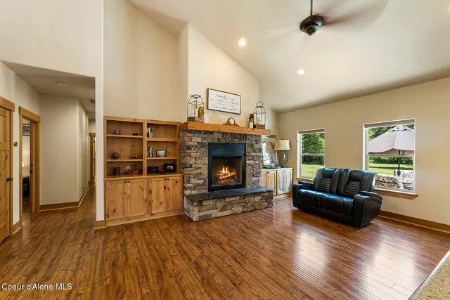 $1,350,000 | 25400 North Lantern Hill Road, Rathdrum, ID 83858