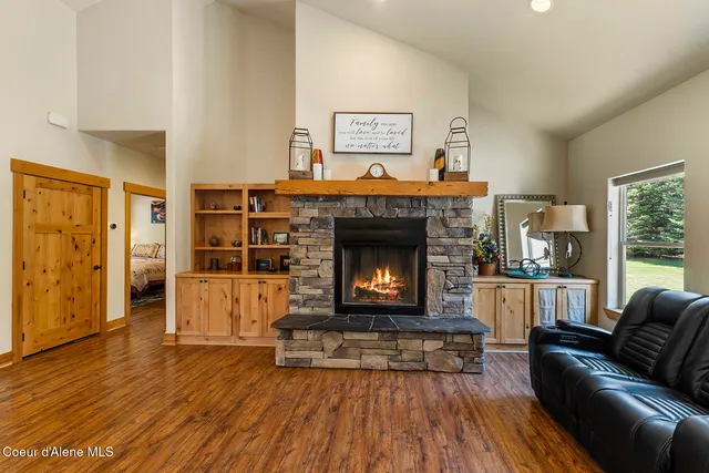 $1,350,000 | 25400 North Lantern Hill Road, Rathdrum, ID 83858