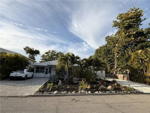 $749,000 | 751 Fox Street, Longboat Key, FL 34228