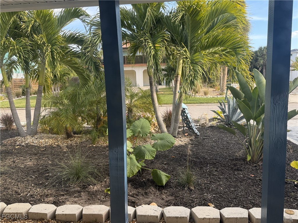 751 Fox Street Longboat Key, FL 34228 - Photo 12 of 49