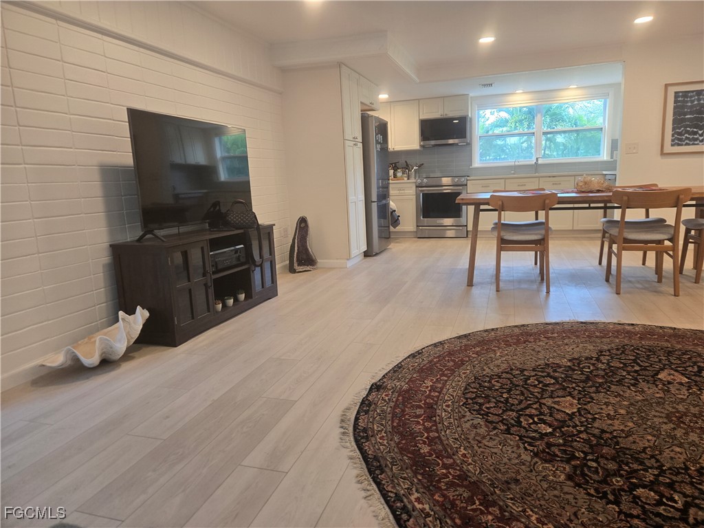 751 Fox Street Longboat Key, FL 34228 - Photo 14 of 49