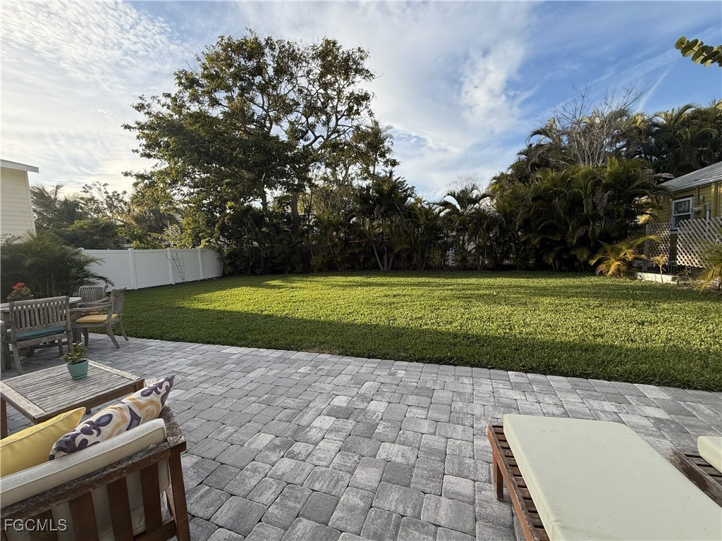 751 Fox Street Longboat Key, FL 34228 - Photo 7 of 49