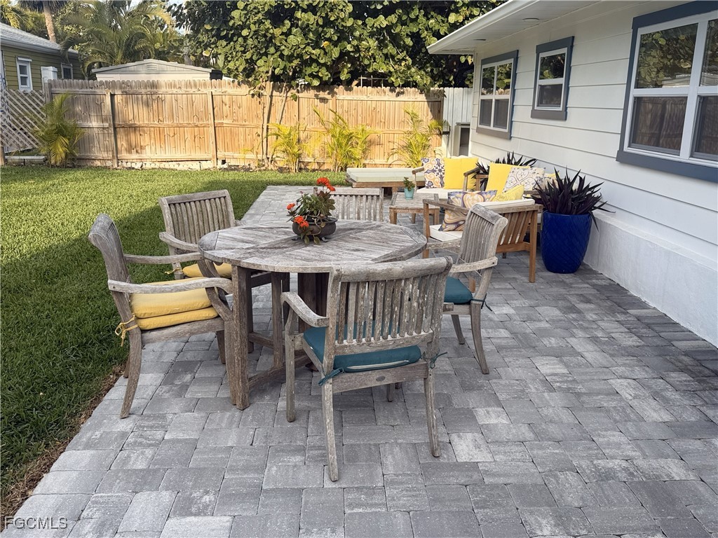 751 Fox Street Longboat Key, FL 34228 - Photo 8 of 49