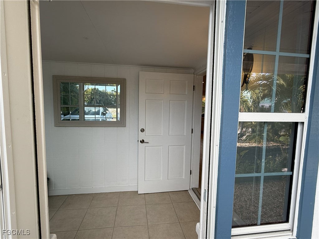 751 Fox Street Longboat Key, FL 34228 - Photo 9 of 49