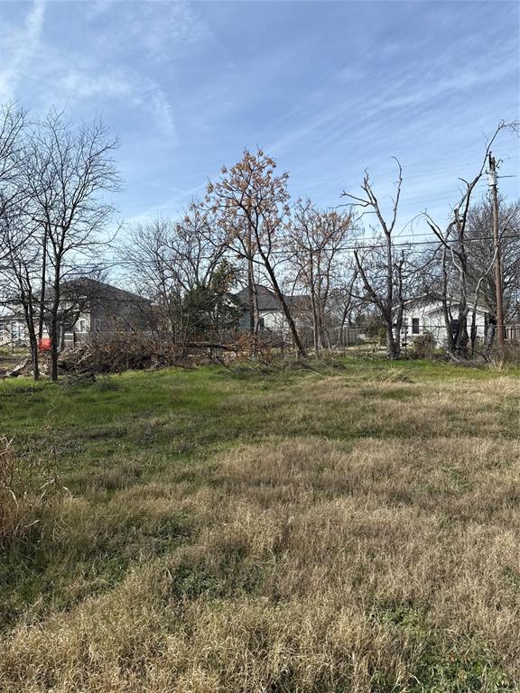 708 South 9th Street Temple, TX 76504 - Photo 3 of 8 a view of a field with trees