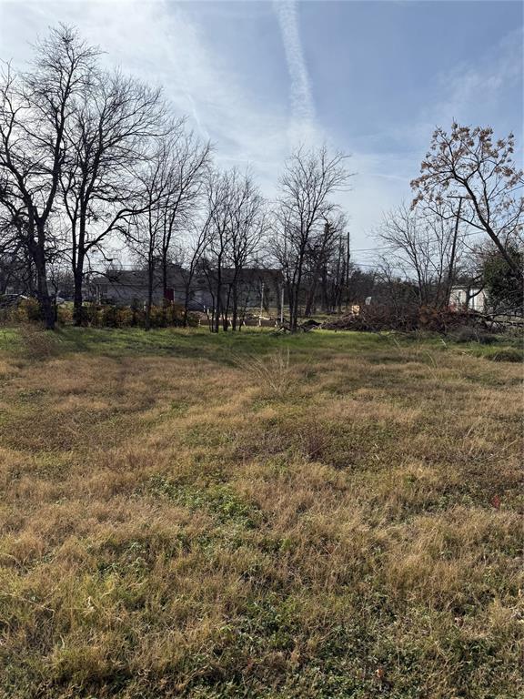 708 South 9th Street Temple, TX 76504 - Photo 4 of 8 a view of a field with trees
