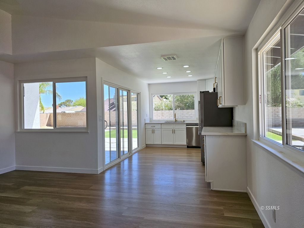 611 West Felspar Avenue Ridgecrest, CA 93555 - Photo 9 of 36