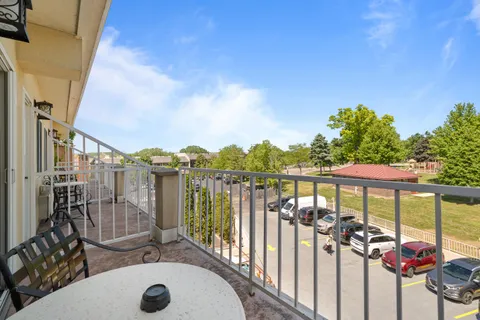 $127,500 | 335 Wrigley Drive, Unit 410, Lake Geneva, WI 53147