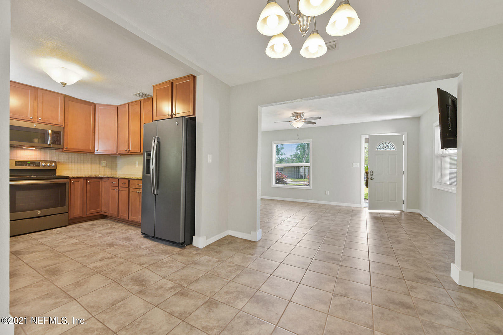 825 Wren Road Jacksonville, FL 32216 - Photo 14 of 25 Dining Room'/Kitchen