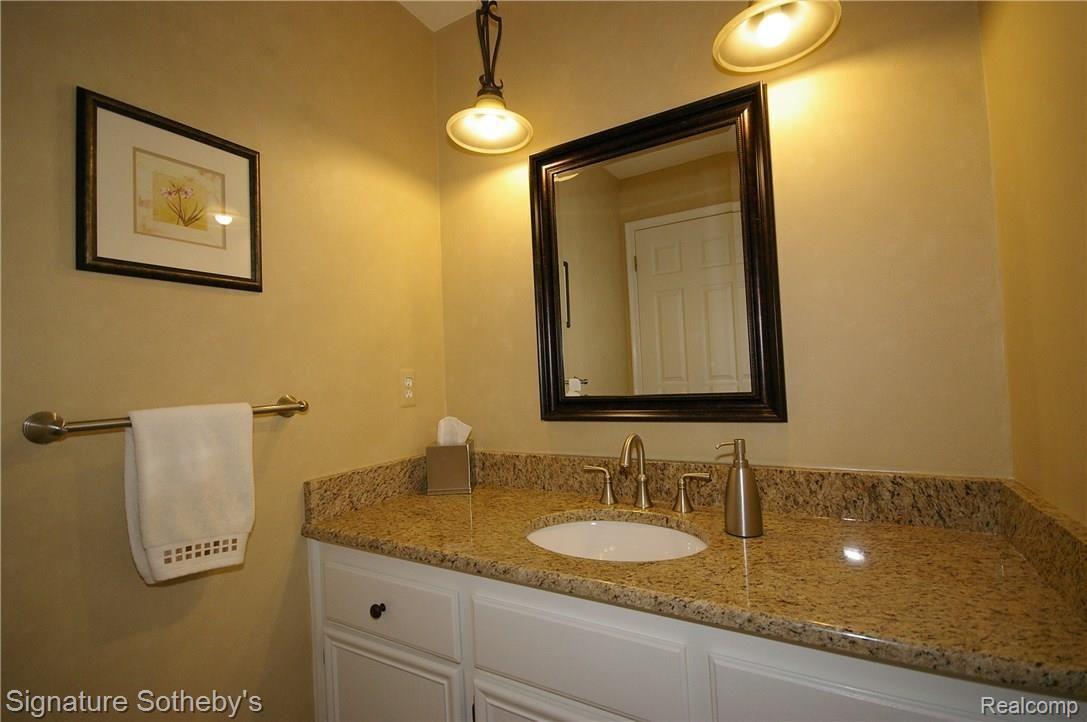 1790 North Kilburn Road Rochester, MI 48306 - Photo 16 of 29 IMGP9279.JPG
