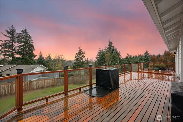 $734,990 | 16322 37th St Court East, Lake Tapps, WA 98391