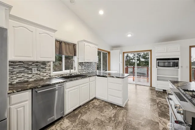 $734,990 | 16322 37th St Court East, Lake Tapps, WA 98391