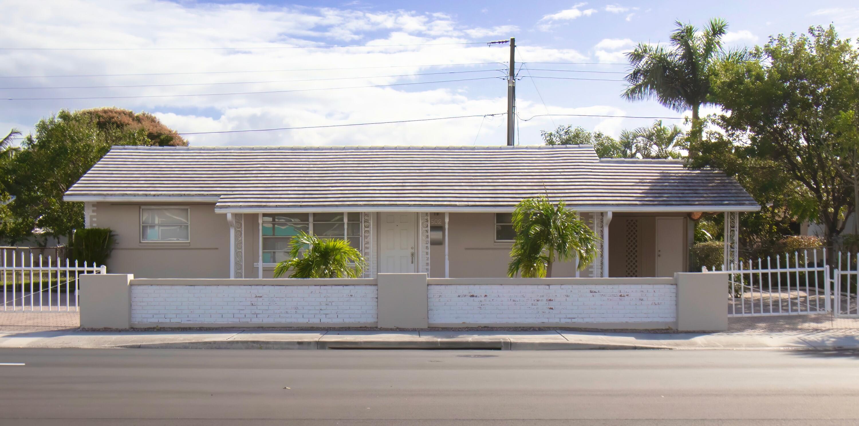 502 South Congress Ave  