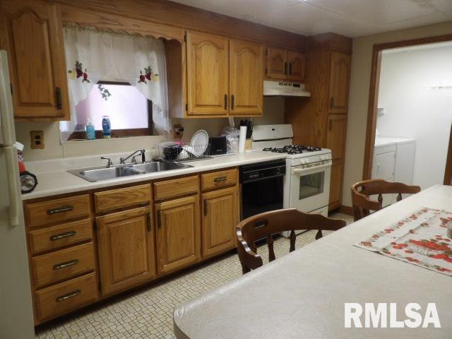 2050 Raleigh Road Eldorado, IL 62930 - Photo 4 of 27 Gallery Image 4