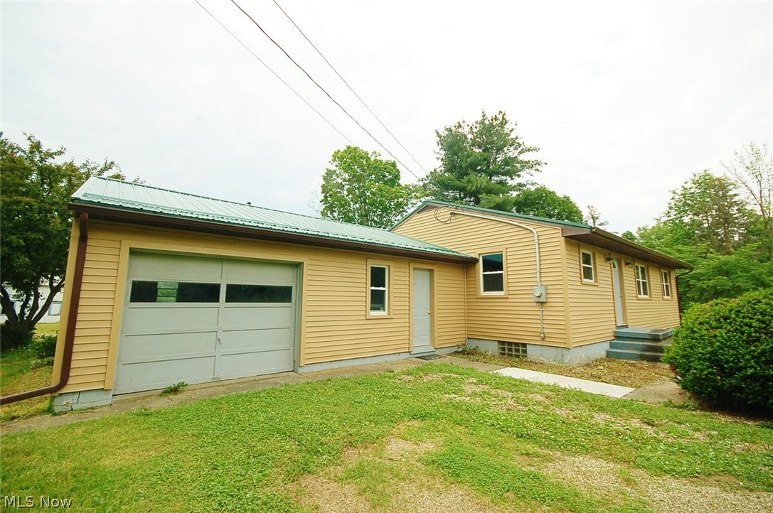 6493 Phillips Rice Road Cortland, OH 44410 - Photo 2 of 25 Gallery Image 2