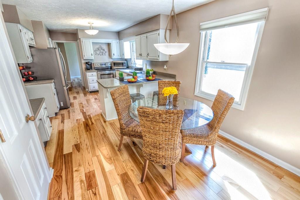 8748 Sawleaf Road Indianapolis, IN 46260 - Photo 6 of 24 Gallery Image 6