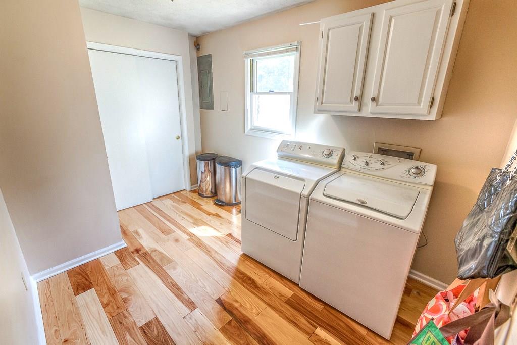 8748 Sawleaf Road Indianapolis, IN 46260 - Photo 10 of 24 Gallery Image 10