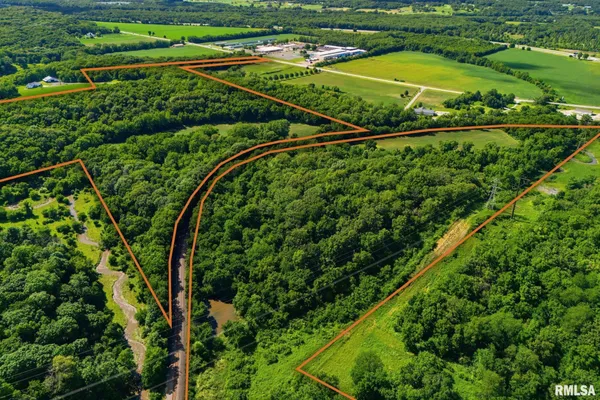 $607,700 | 2201 Us Highway, Coal Valley, IL 61240