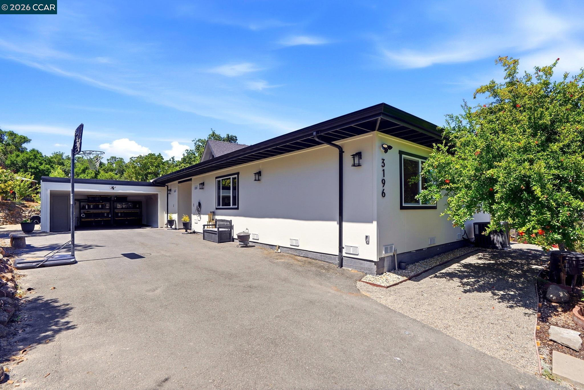 3196 Diablo View Road Lafayette, CA 94549 - Photo 4 of 68