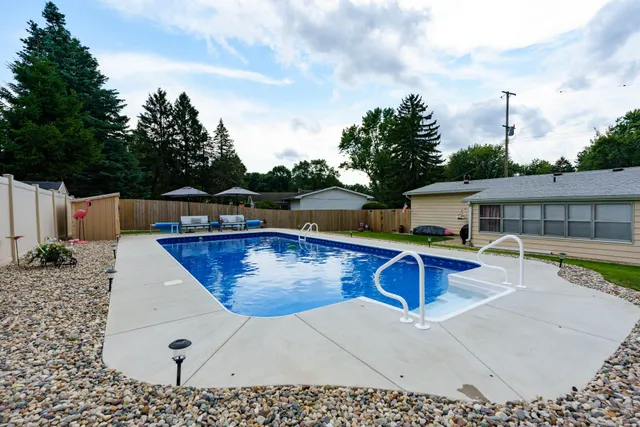 $279,900 | 767 Cambridge Drive, Battle Creek, MI 49015
