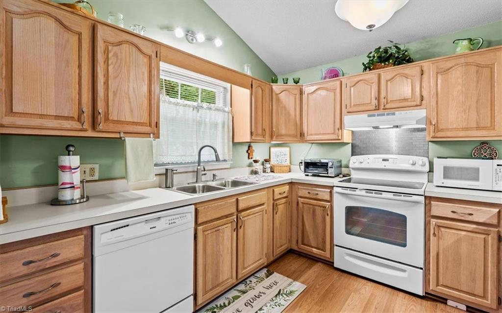 814 James Road High Point, NC 27265 - Photo 14 of 35