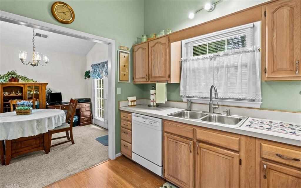 814 James Road High Point, NC 27265 - Photo 17 of 35