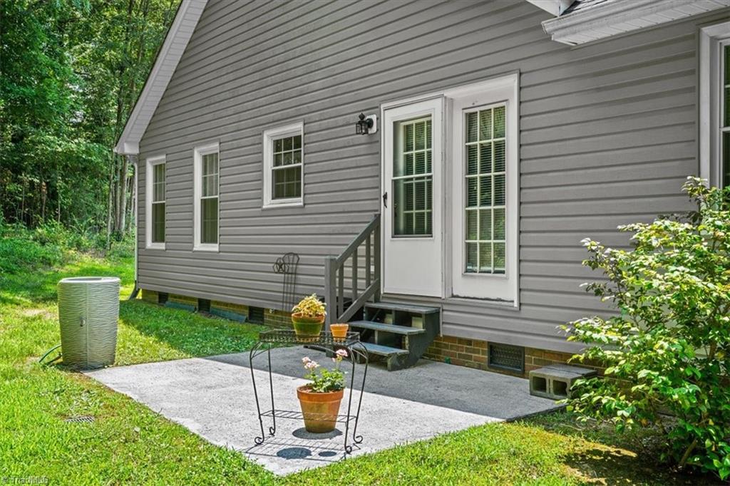 814 James Road High Point, NC 27265 - Photo 31 of 35