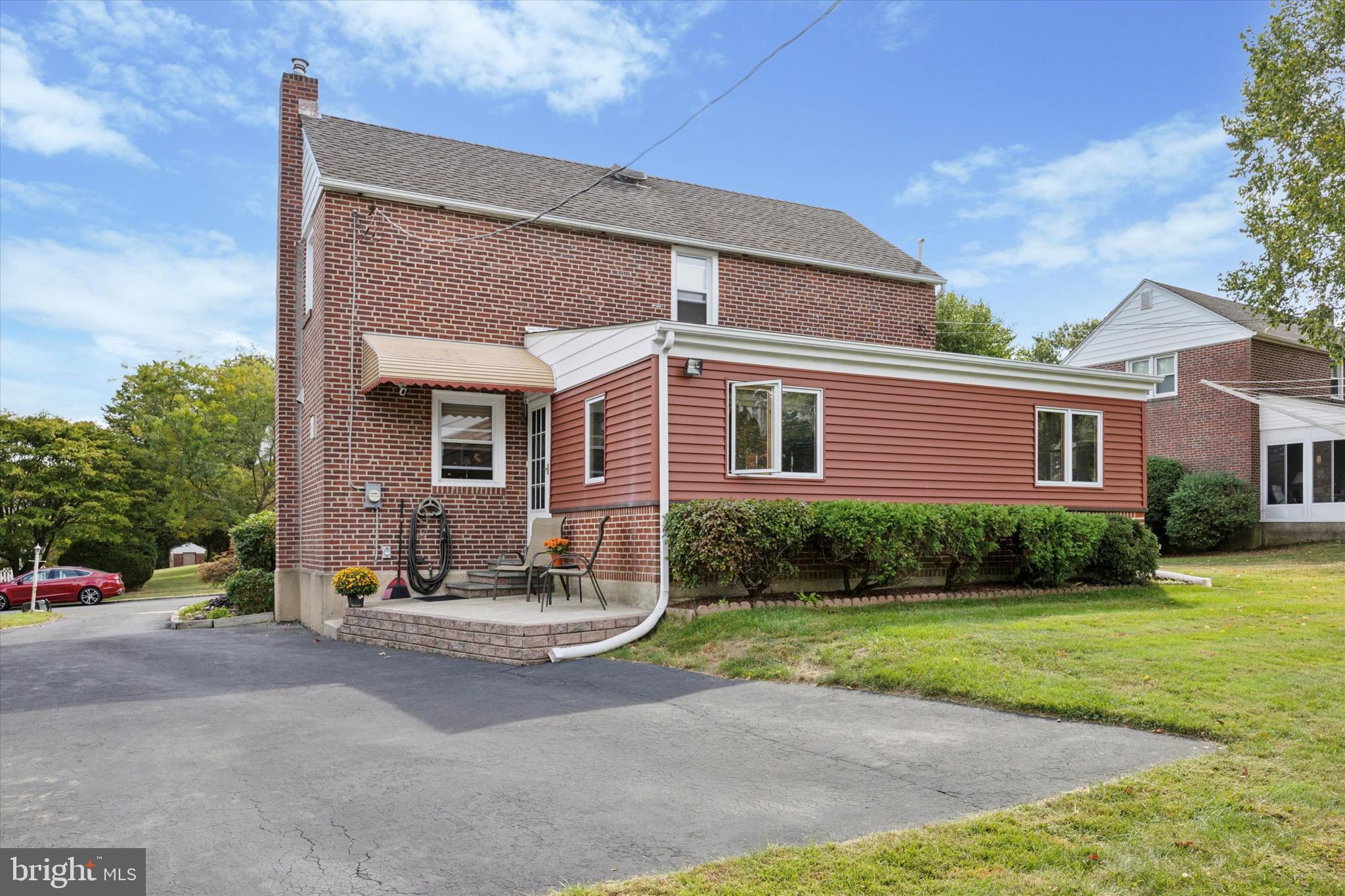 730 Dutton Circle Springfield, PA 19064 - Photo 30 of 38 a view of a house with a patio