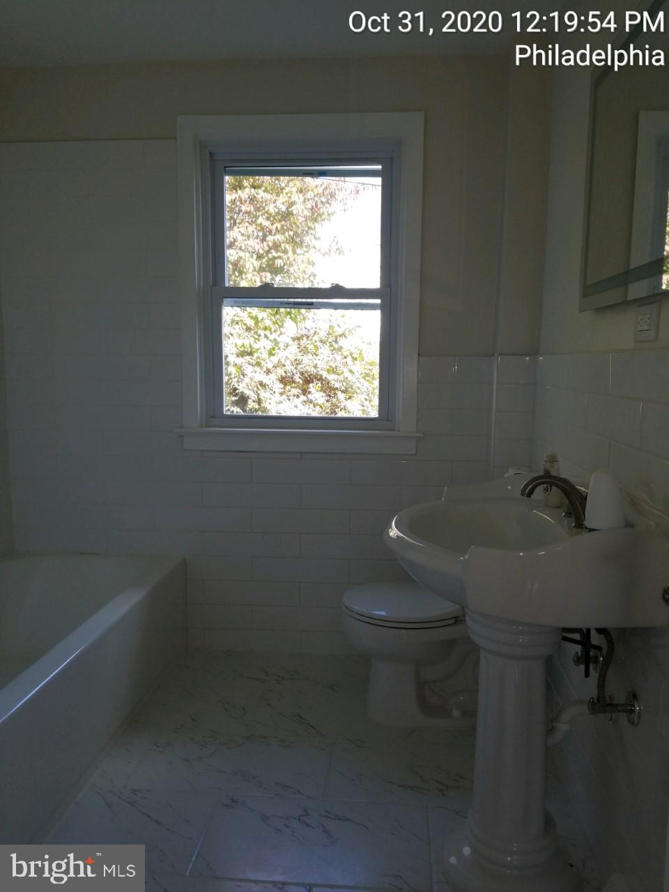9801 Woodfern Road Philadelphia, PA 19115 - Photo 16 of 27