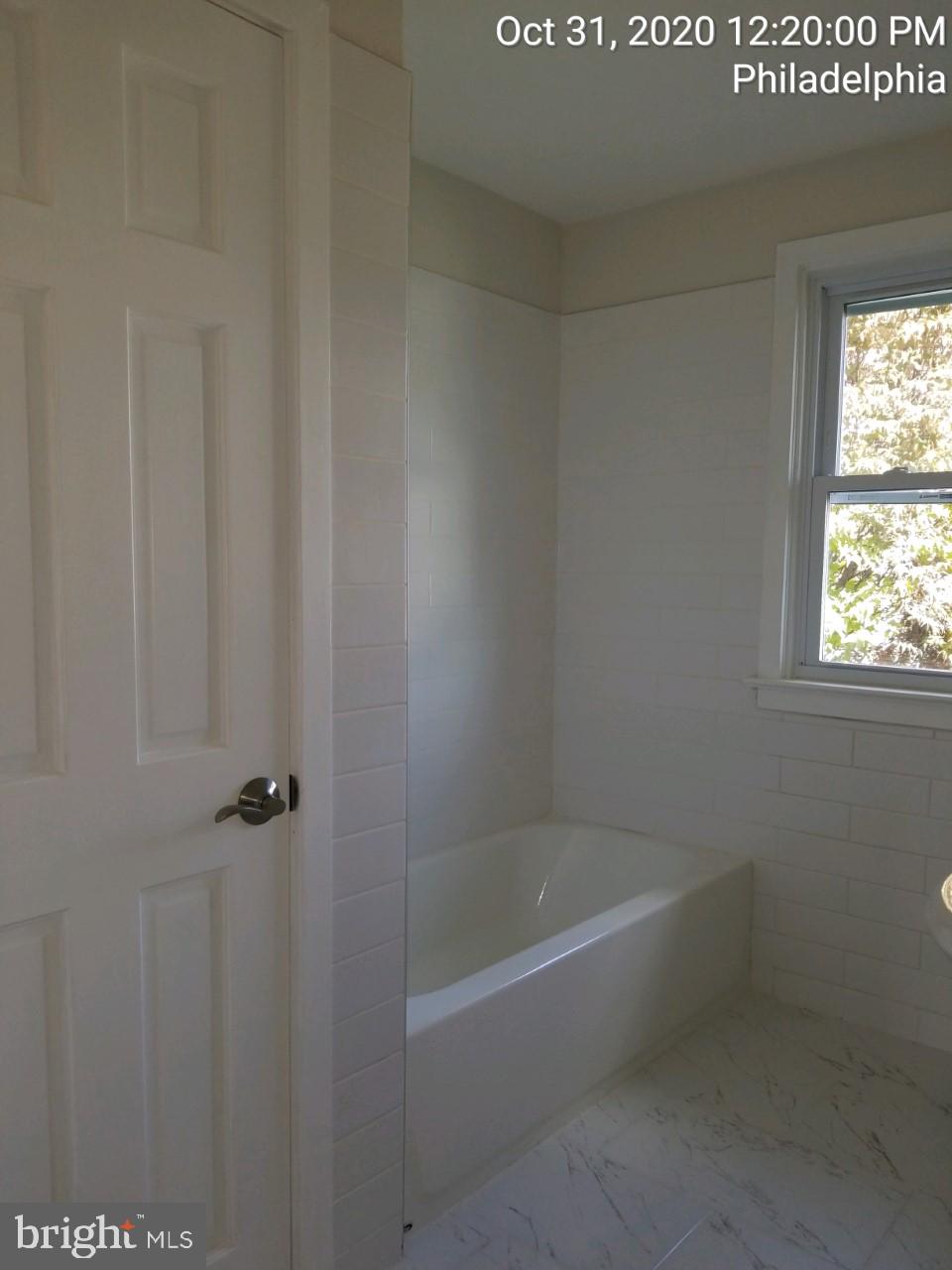 9801 Woodfern Road Philadelphia, PA 19115 - Photo 17 of 27