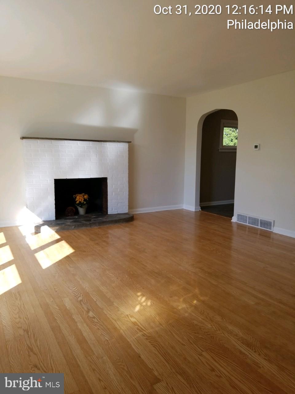 9801 Woodfern Road Philadelphia, PA 19115 - Photo 10 of 27