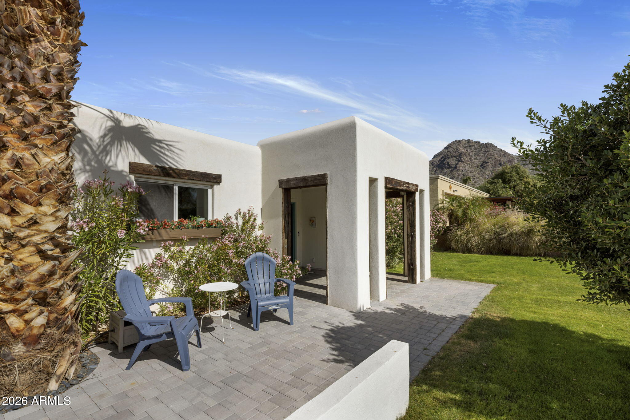 2020 East State Avenue Phoenix, AZ 85020 - Photo 3 of 42 Front Patio