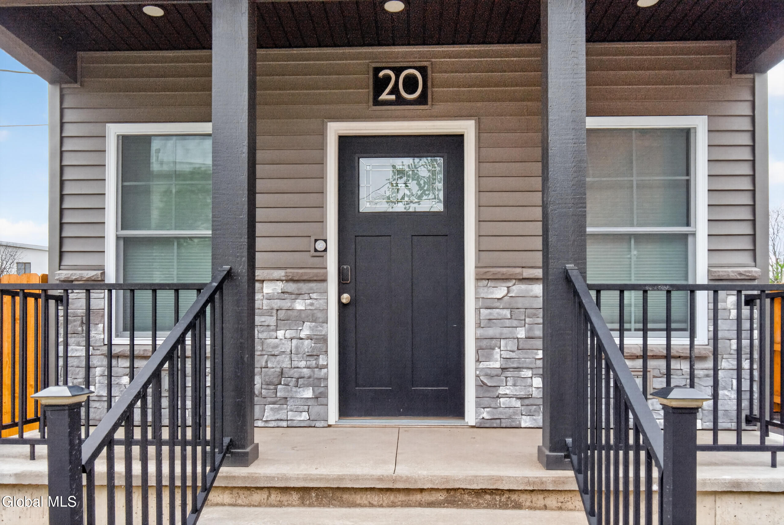 20 Monroe Street Schenectady, NY 12305 - Photo 2 of 44 46-DSC07953