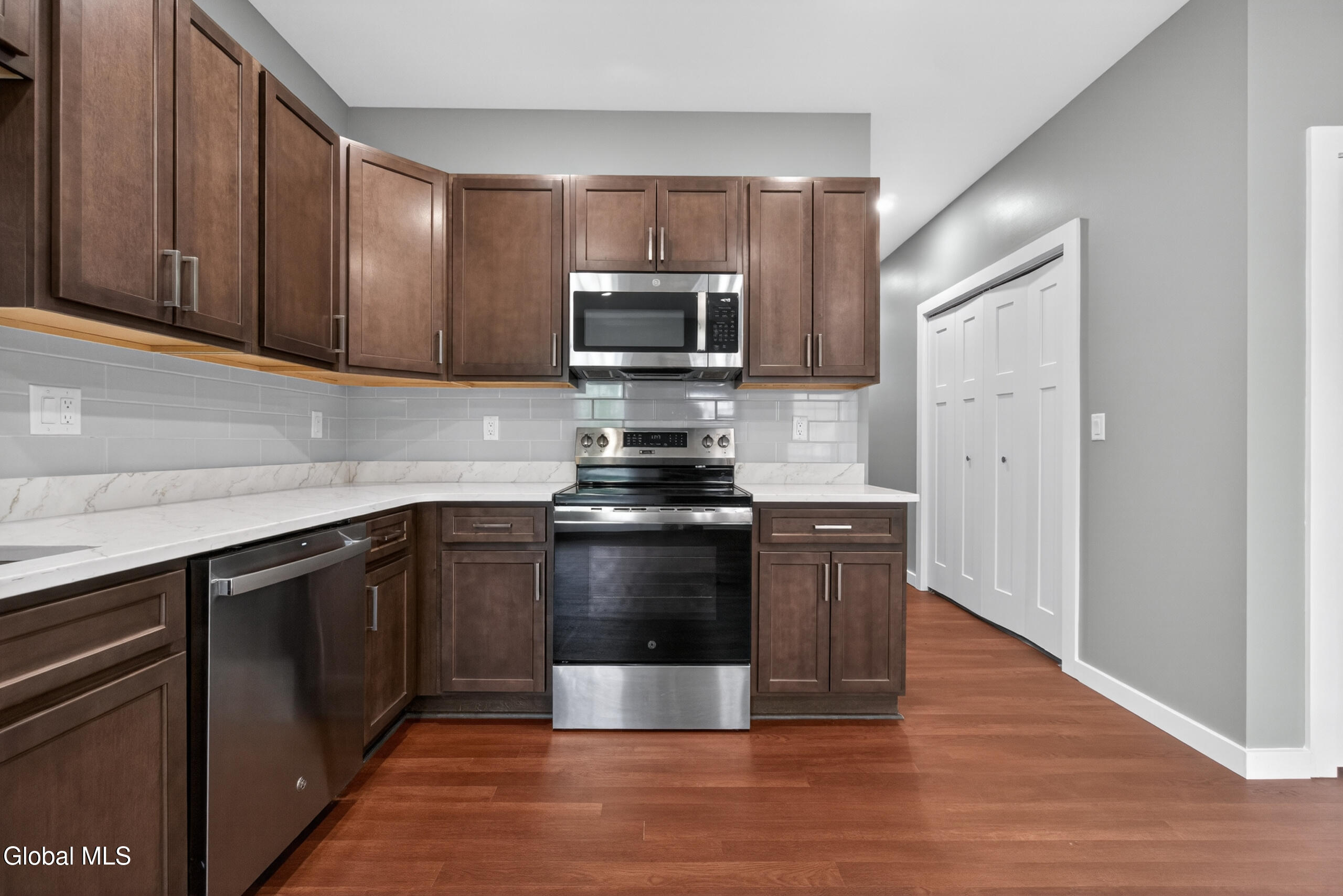 20 Monroe Street Schenectady, NY 12305 - Photo 24 of 44 06-DSC07855