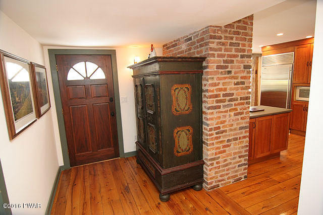 331 Church Road Damascus, PA 18415 - Photo 15 of 53 R-24628Foyer640