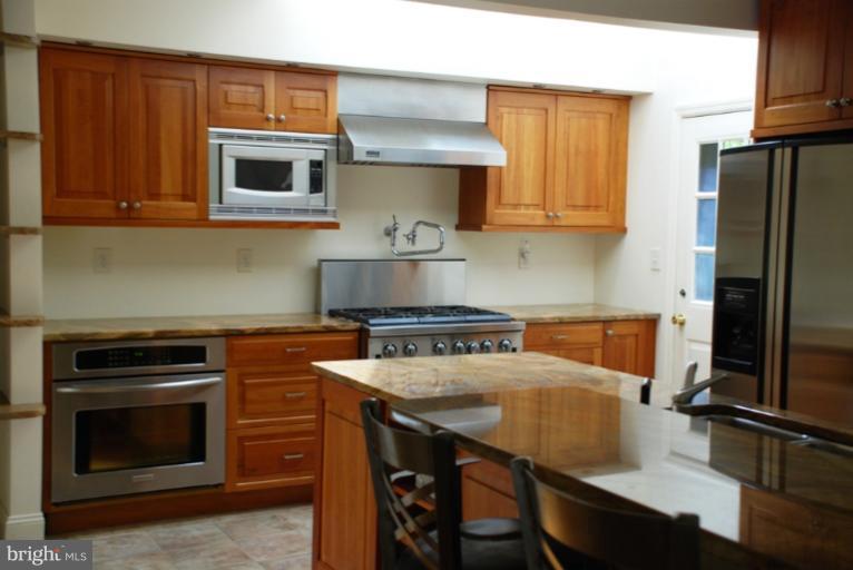 202 Apple Grove Road Silver Spring, MD 20904 - Photo 9 of 27 Kitchen