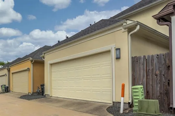 $3,100 | 2050 Palm Forest Lane, Houston, TX 77077