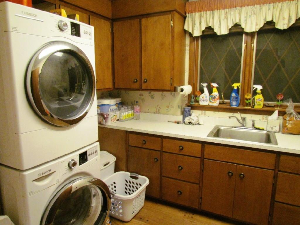 878 River Road North Anson, ME 04958 - Photo 9 of 36 Kitchen with laundry area